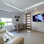 Apartamento Moderno El Laguito Junto Al Mar 705