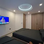 Apartamento Moderno El Laguito Junto Al Mar 705