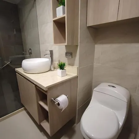 Apartamento Moderno El Laguito Junto Al Mar 705